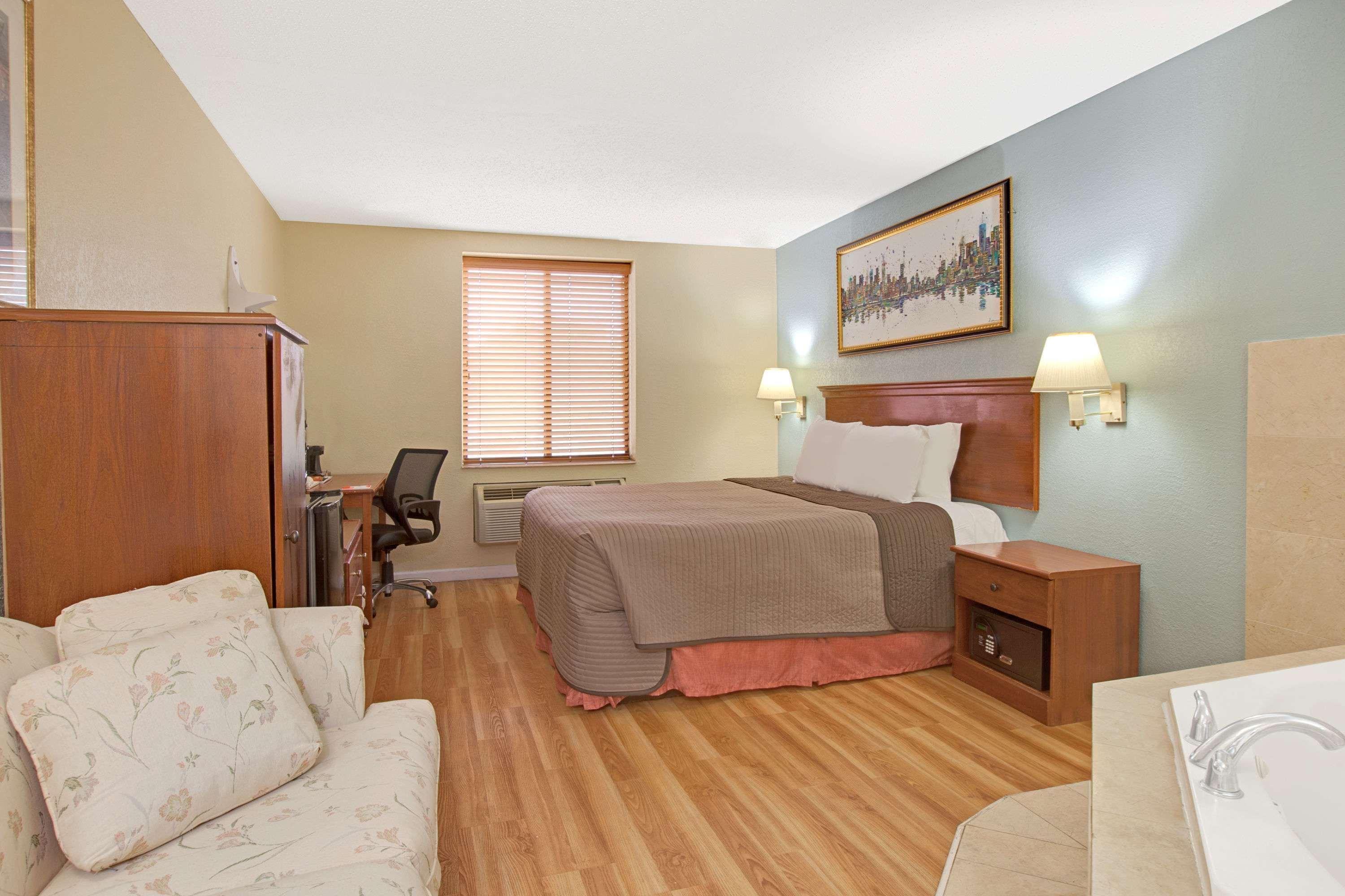 Quality Inn Jfk Airport Rockaway Blvd New York City Exterior photo