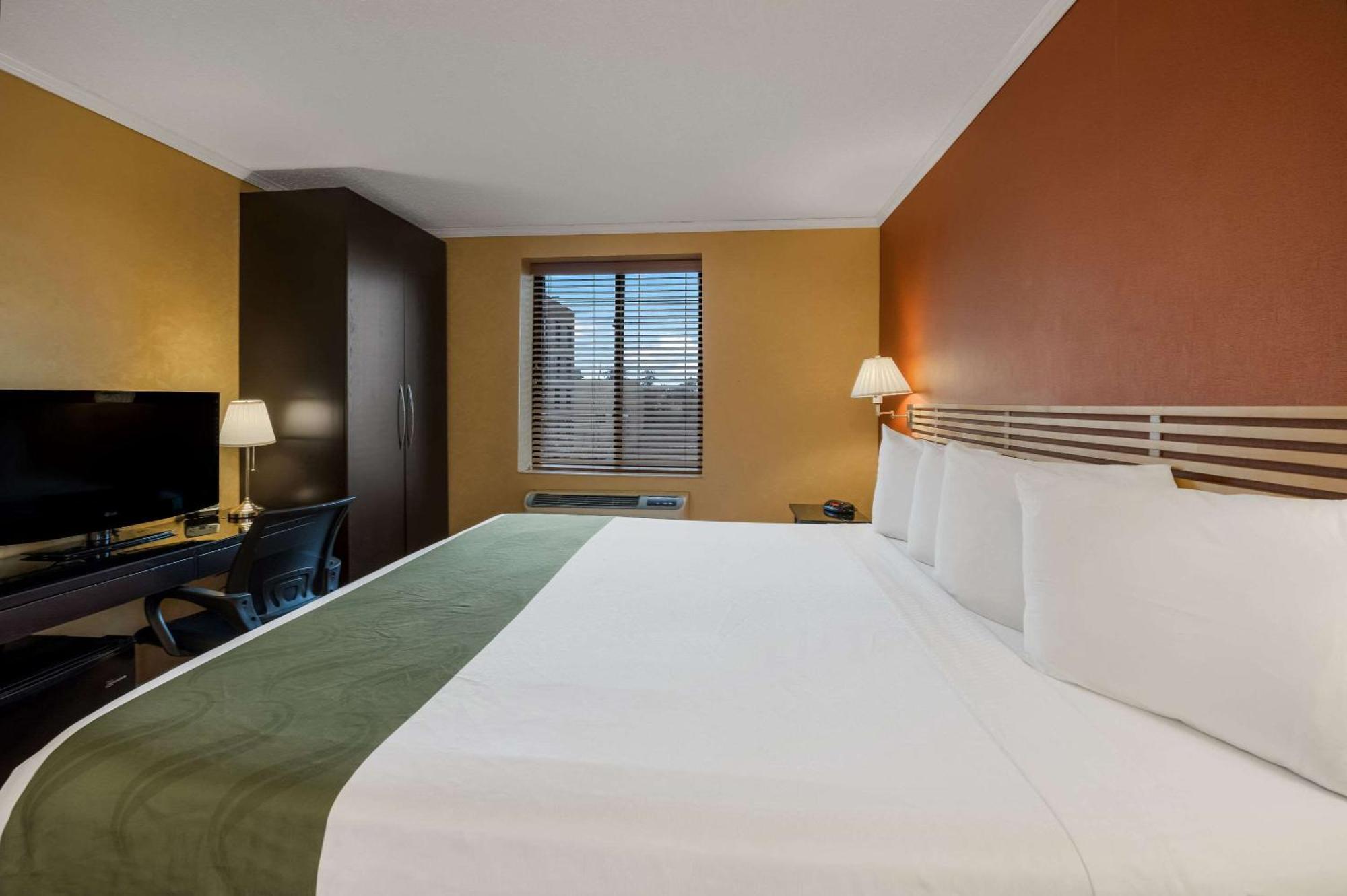 Quality Inn Jfk Airport Rockaway Blvd New York City Exterior photo