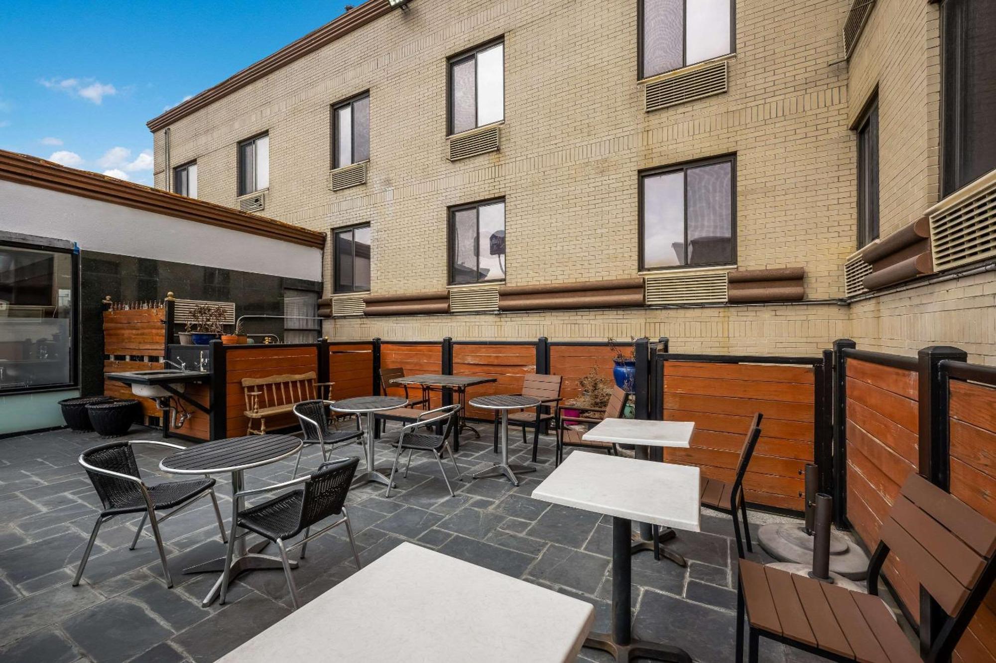 Quality Inn Jfk Airport Rockaway Blvd New York City Exterior photo